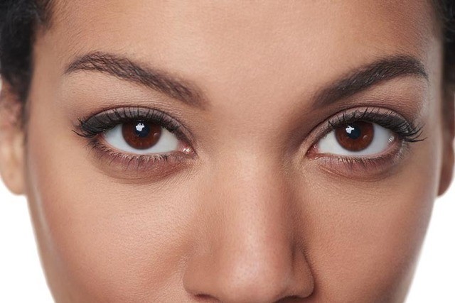 1543076235 10 amazing makeup tips for brown eyes2