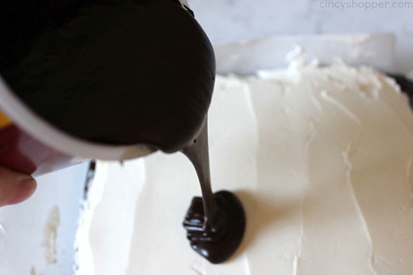 1543649453 peppermint brownies 10