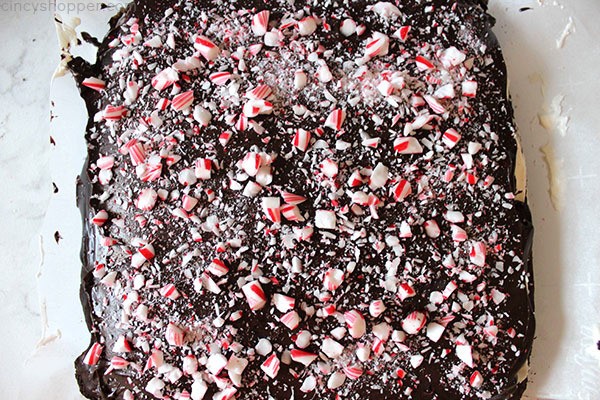 1543649496 peppermint brownies 11