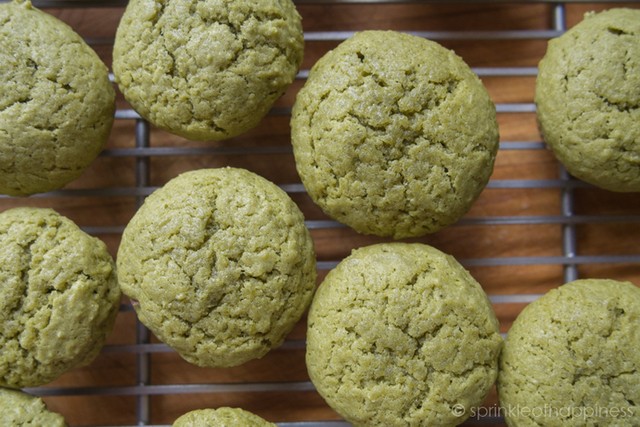 1543818305 matcha%2bcupcakes%2bcooling