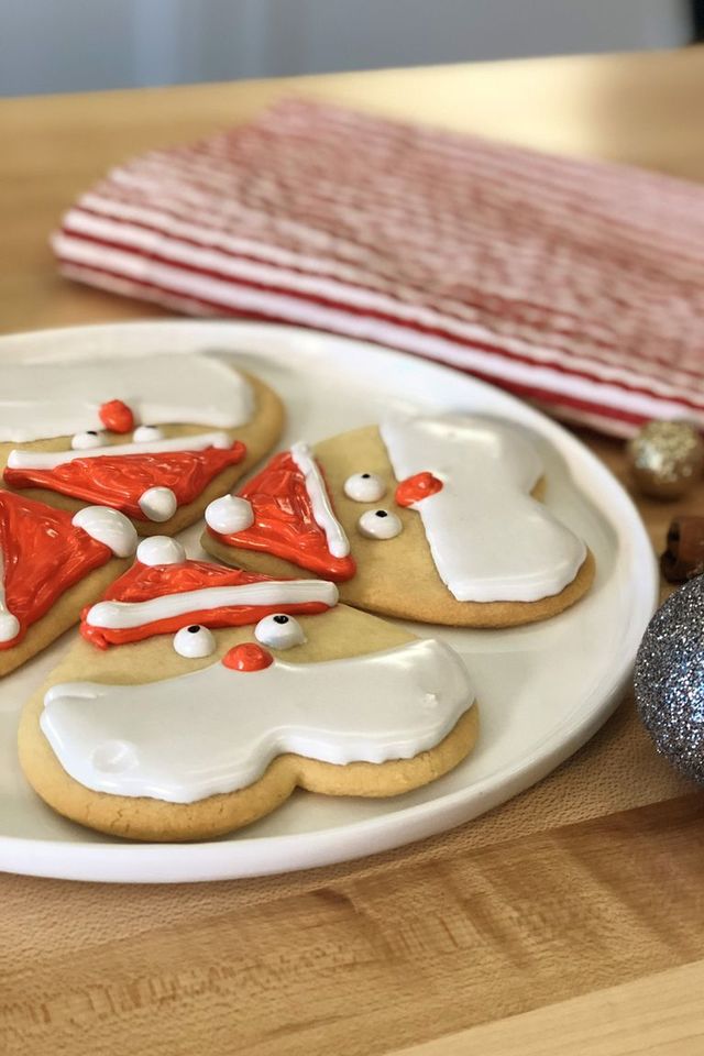 1543989795 santa cookies cutter hacks