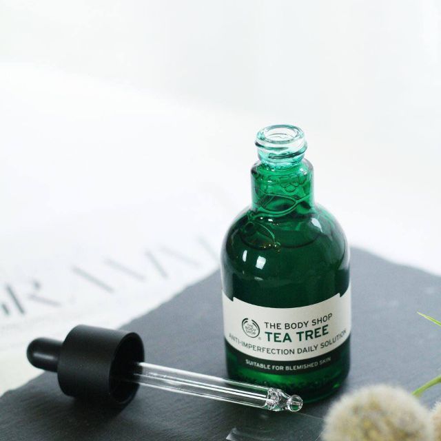 1544755823 tinh chat duong da the body shop tea tree anti imperfection daily solution 50ml 1494851984 1 2471590 1494851984