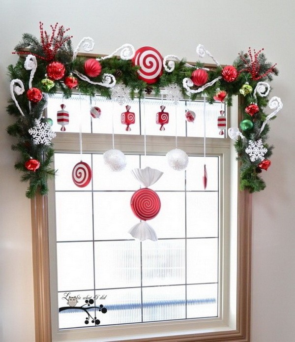1544775213 christmas cheer with a view decorating your holiday windows 32