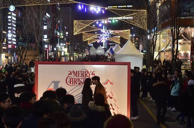  งานคริสมาส เกาหลี 2018 , เทศกาลไฟ เกาหลี , free hug ที่ เกาหลี , เที่ยวคริสมาส เกาหลี