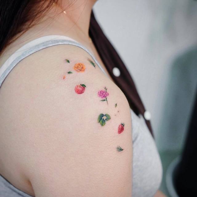 Album] Flower Mini Tattoo สักไอเดียดอกไม้เล็กๆ จาก Ig Siyeon_T