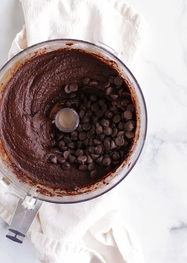 1545746143 black bean brownies 2
