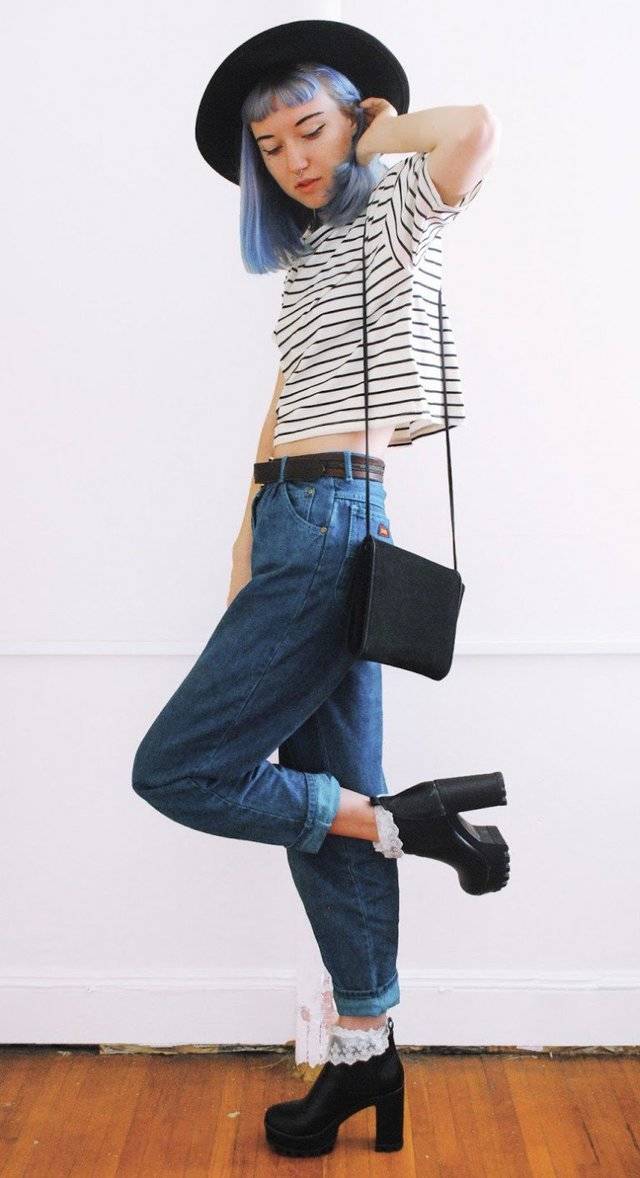 1453284160 90s grunge style outfit with hat 768x1413