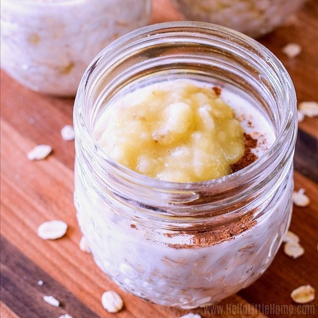 1547097392 making banana overnight oats 1