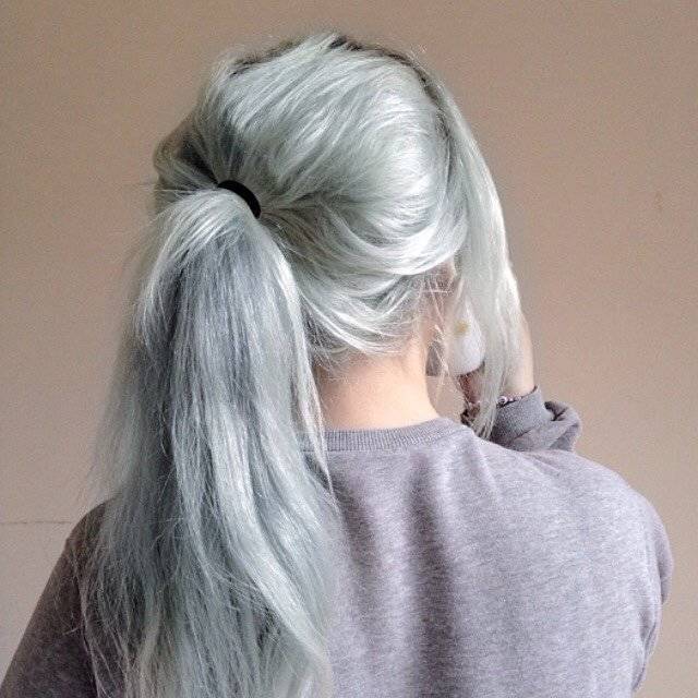 1453351729 grunge pastel green hairstyle with ponytail