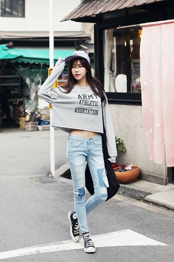 1453392971 lovely asian street style looks 61