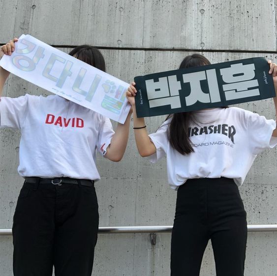 สีเสื้อมงคล กดบัตรคอน, สีเสื้อมงคล เสริมดวง กดบัตรคอน, สีเสื้อนำโชค, ดูดวง กดบัตรคอน