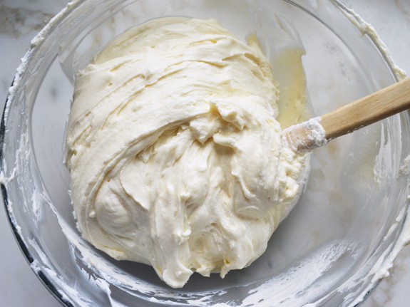 1551246100 folding in whipped cream1