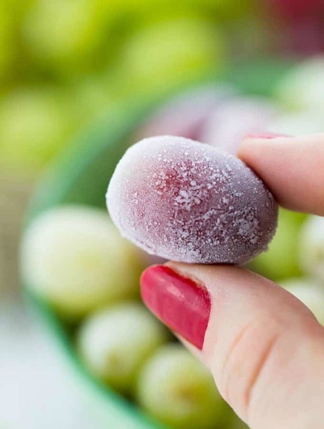 1551934637 frozen grapes 8
