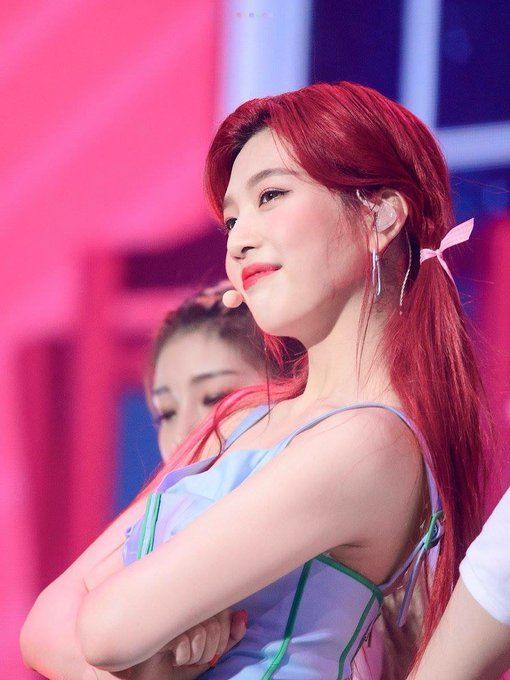 ผมสีแดงเบอร์กันดี ฮอตปรอทแตก สีผมสําหรับคนผิวขาวเหลือง สีนี้คือเริ่ด!