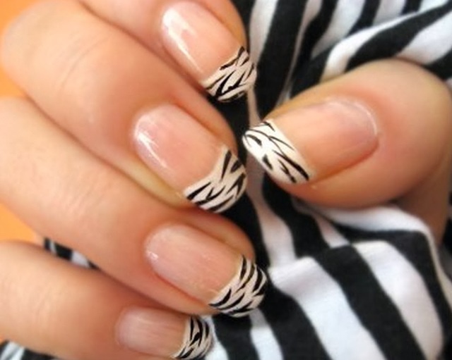 https://image.sistacafe.com/images/uploads/content_image/image/8869/1433823284-nail-art-easy-to-do-at-home-easy-nail-art-elegantnails.jpg
