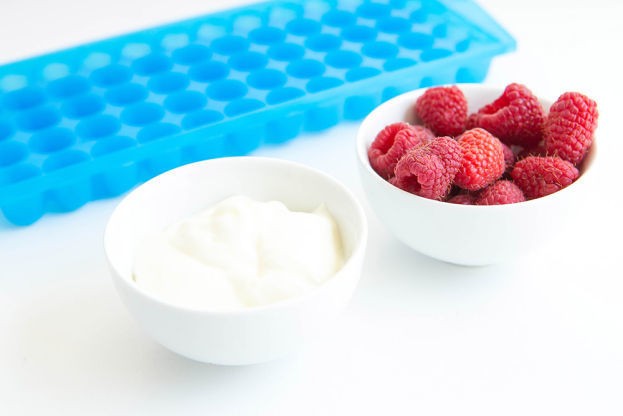 1555083955 2015 08 2 ingredient yogurt bites yogurt and berries 1 1 of 1 624x416