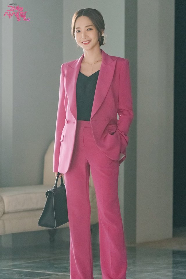 1555481747 park min young 11