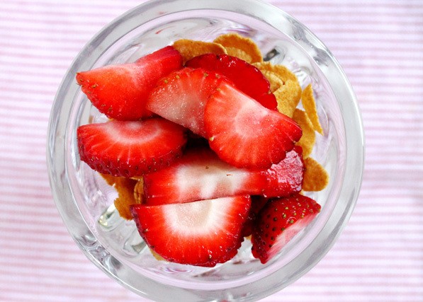 1556082475 4 strawberries in dish