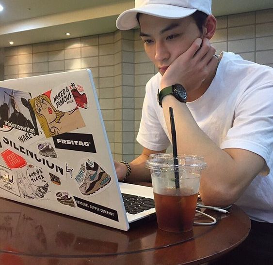 จีบอยู่ดีๆ ก็หายไป, คุยกันทุกวันแล้วหายไป, ผู้ชายหายไปเฉยๆ, จีบแล้วหาย, มุขจีบผู้ชายในแชท