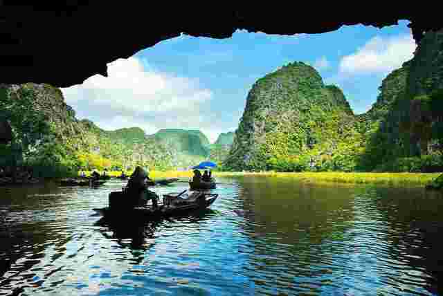 1557159114 pahd vietnam halong bay cave river boats