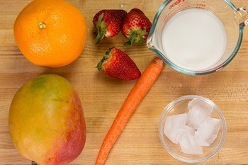 1558607431 strawberry mango smoothie ingredients