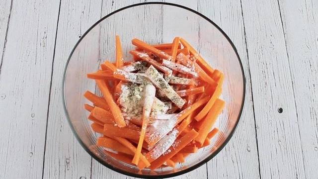 1558625407 easy baked carrot fries recipe process 1