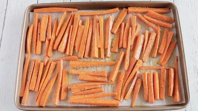 1558625415 easy baked carrot fries recipe process 3