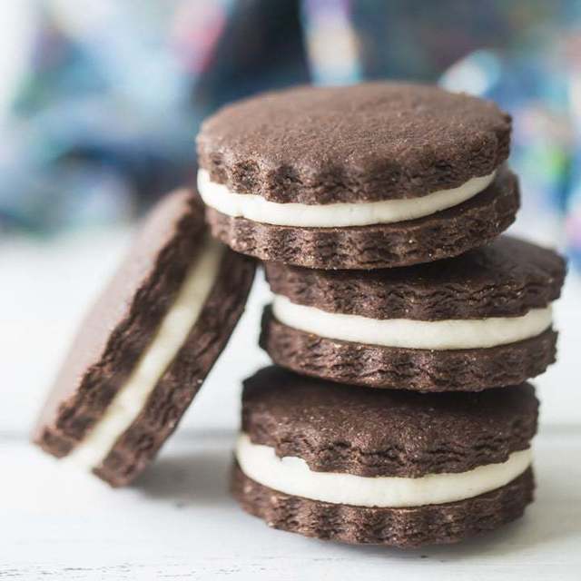 1559627011 img 9218 homemade oreos square