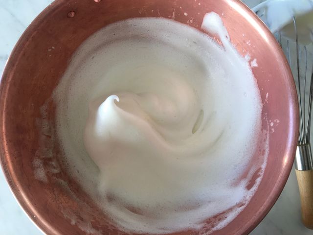 1559627383 eggwhitessoftpeaks 5a2db615e258f800361eada7