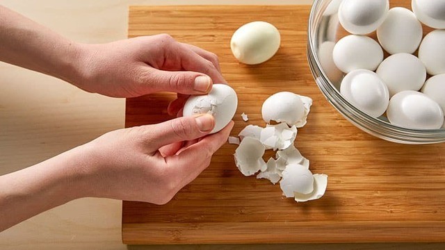 1560009654 how to boil eggs ip 05