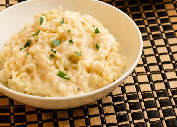 1560052125 ramen noodle mac and cheese 3