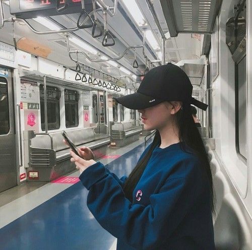 1560353352
