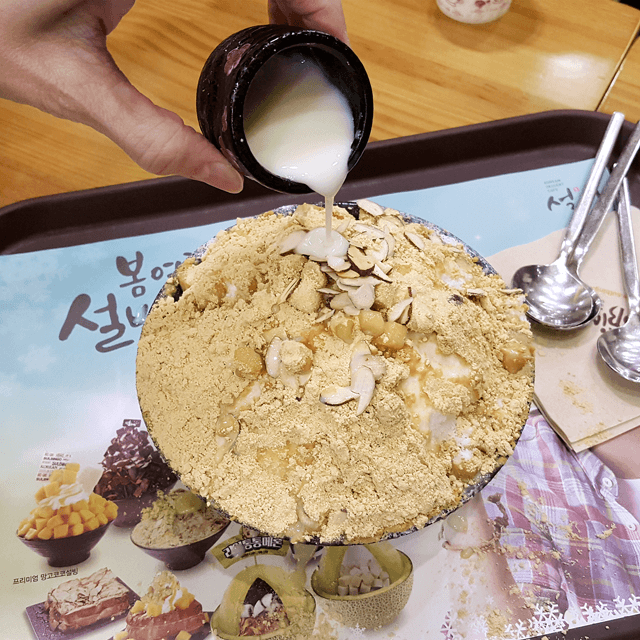 1560873164 elle jess yamada seoul korea trip culinary bingsu snowflake dessert sulbing korean cafe 08