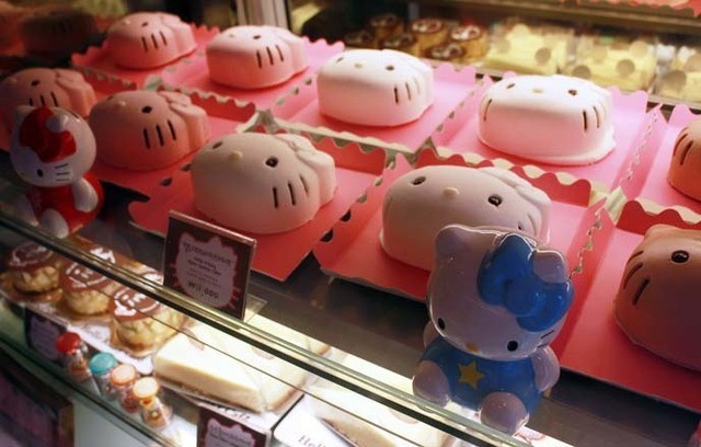 1560873227 140630 hello kitty cafe seoul korea cat cakes 14