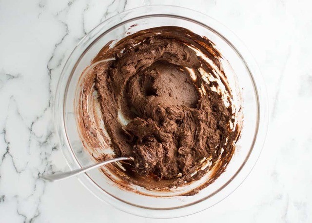 1561962222 mocha oreo no bake dessert mixing first layer step 2