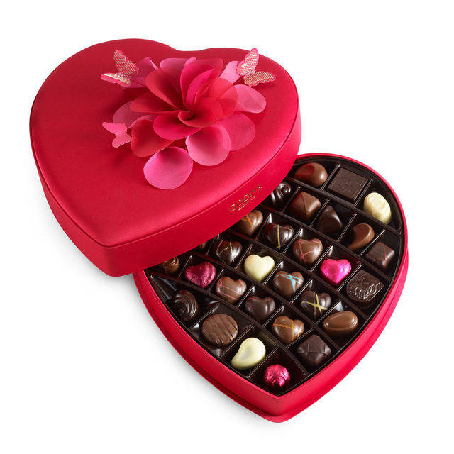1455778574 4323 giftbox heart chocolate 40 10077 01v1w