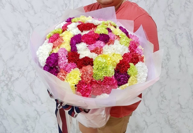 1567841389 carnation