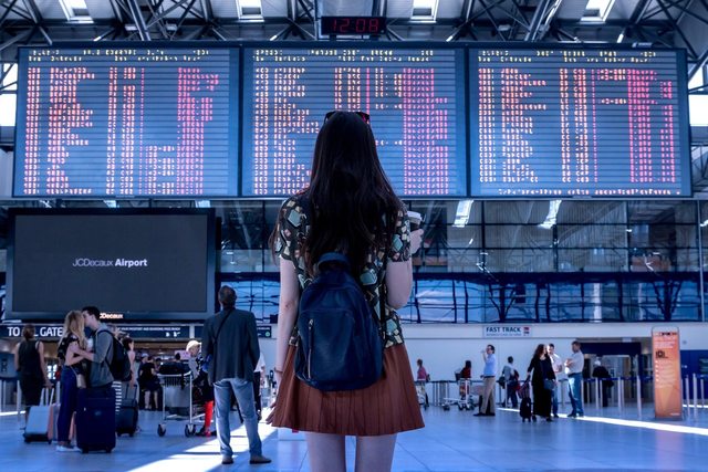 1571363852 international travel guide getting through the airport minors traveling alone first time travelers study abroad spain centro mundolengua