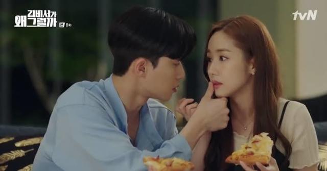 ความรัก,คู่รัก,แอบชอบ,รักในออฟฟิศ,รักในวัยทำงาน,ความรักสาวออฟฟิศ,เขาแอบชอบเรามั้ย,ผู้ชายแอบชอบดูยังไง