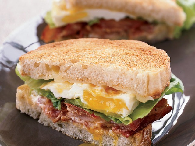 1573612239 200707 r xl blt fried egg sandwich