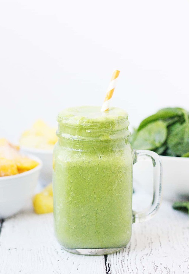 1582788381 pineapple peach green smoothie 1