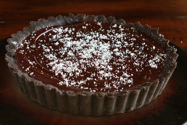 1457266266 dark chocolate salted caramel oreo pie recipe 14