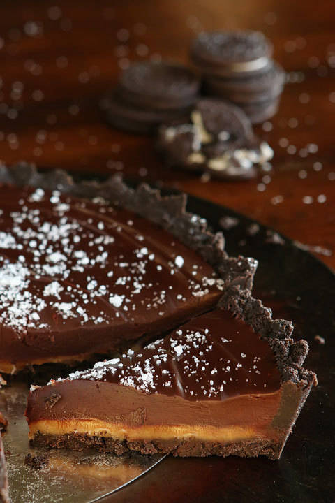 1457266690 dark chocolate salted caramel oreo pie recipe 16