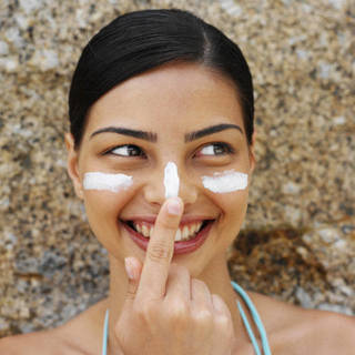 1445933140 1445337620 sunscreen face