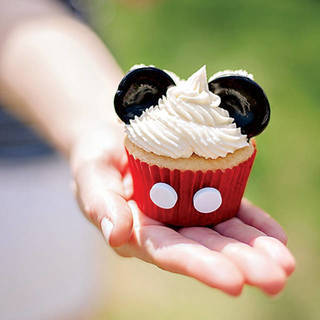 น่ารักหนักมาก! รวมไอเดีย คัพเค้ก ดิสนีย์ รูป มิกกี้เม้าส์ (◕ฺ ▿ฺ ◕ฺ)