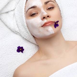 1448274595 1445521435 spa girl with 1.2 face mask3