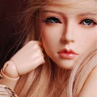 ทริคแต่งหน้าสวยๆ ทาปากยังไงให้น่ารักเหมือนตุ๊กตา ?