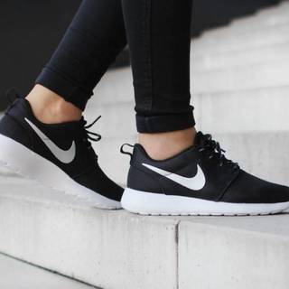 1456386100 1449665944 xnike wmns roshe run   black silver b 3.jpg.pagespeed.ic.g 5fgufmtz