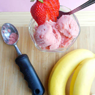 1457599465 1449549578 strawberry banana ice cream
