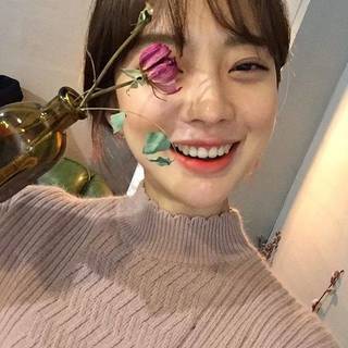 4 เทคนิคโพสท่าเซลฟี่จาก Instagram ที่เรียกไลค์ให้พุ่ง!